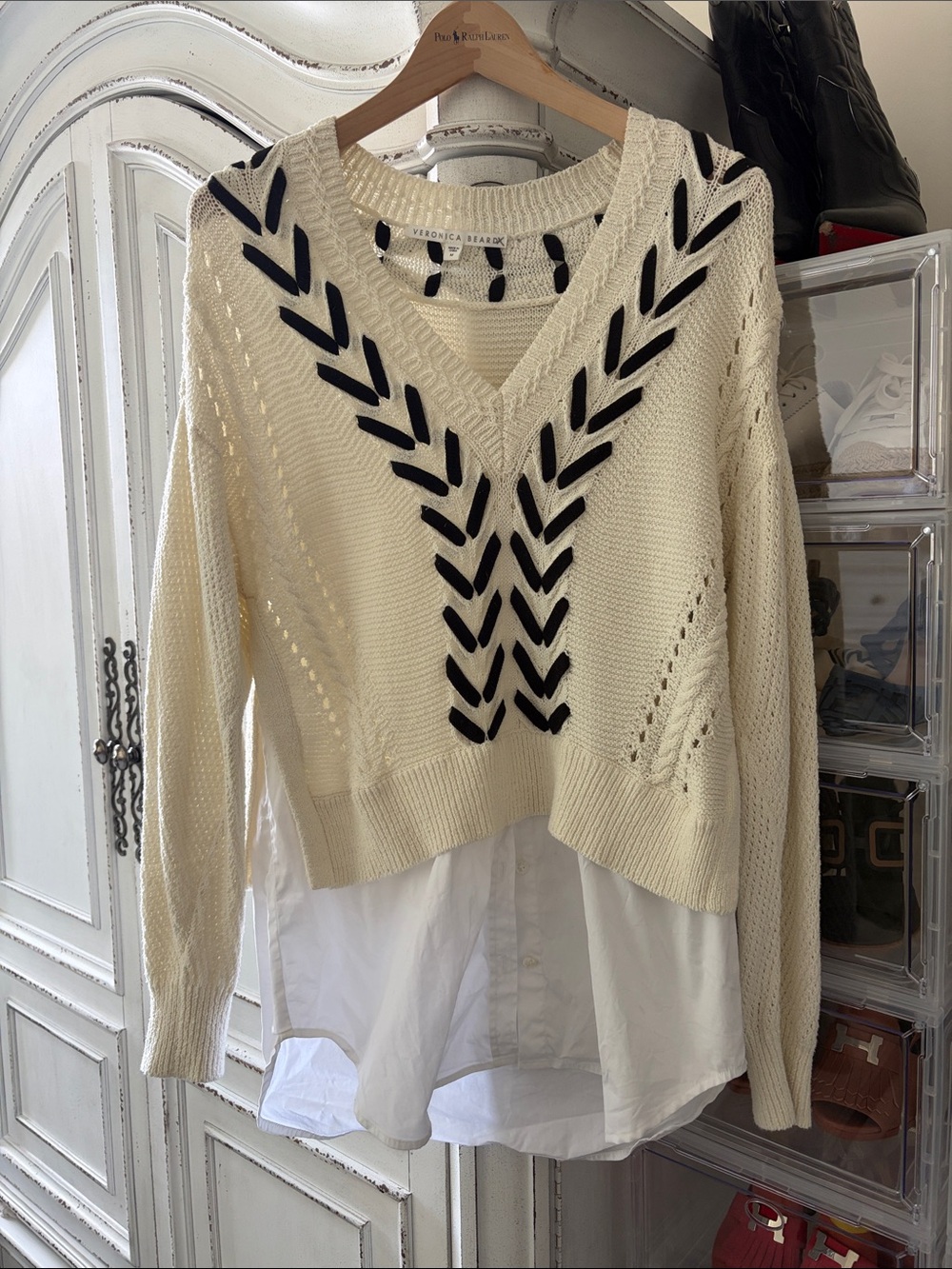 Veronica Beard Cream V-Neck Sweater with Black Chevron Detail size M